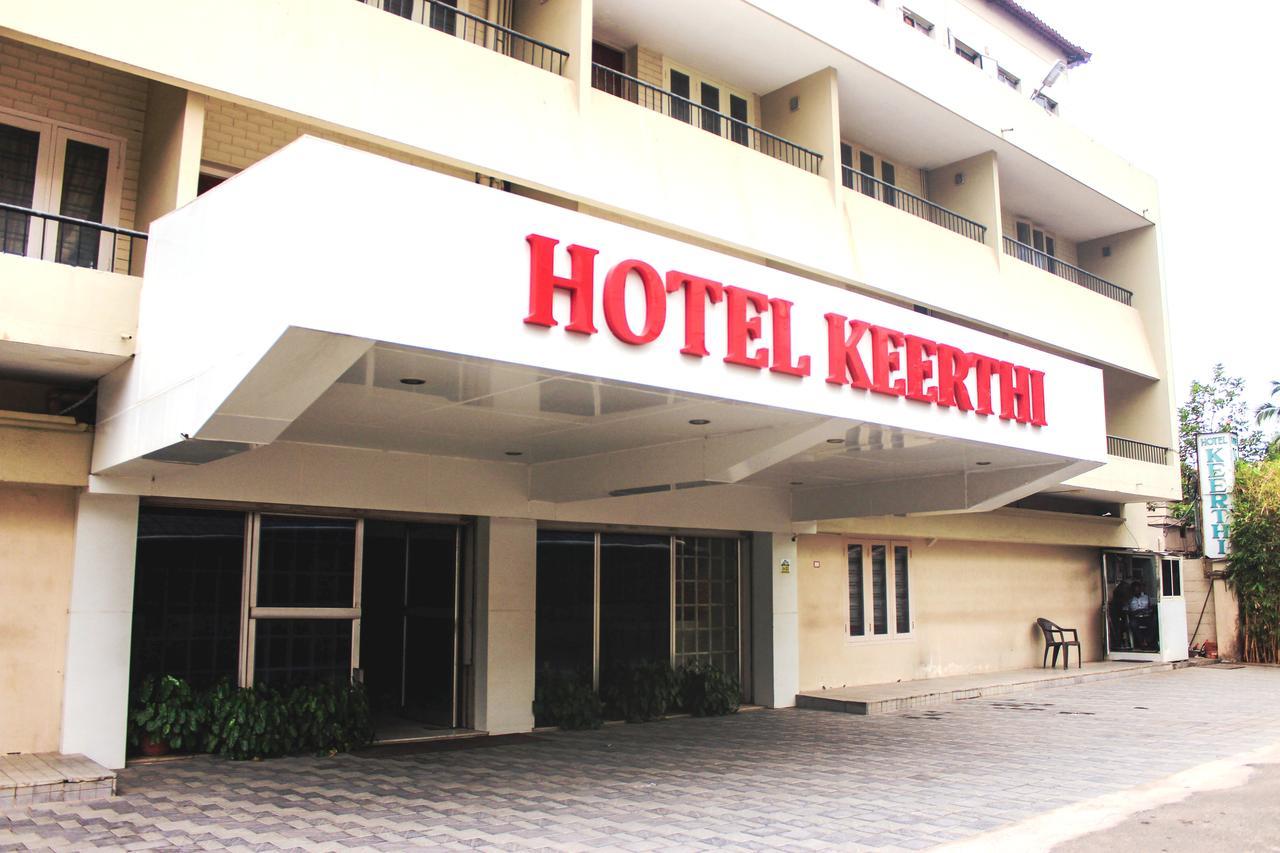 Keerthi Hotel Thiruvananthapuram Buitenkant foto